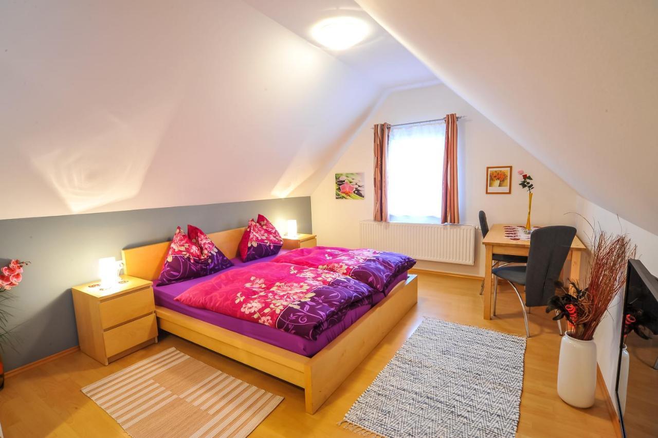 Cafe Hoppala Bed & Breakfast Sankt Peter-Freienstein Eksteriør bilde